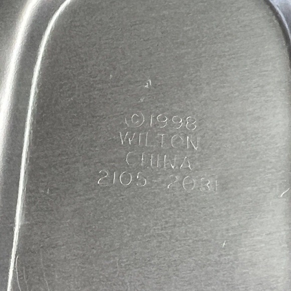 Vintage 1998 Wilton Enchanted Castle Cake Pan Party Birthday #2105-2031 - Picture 3 of 3